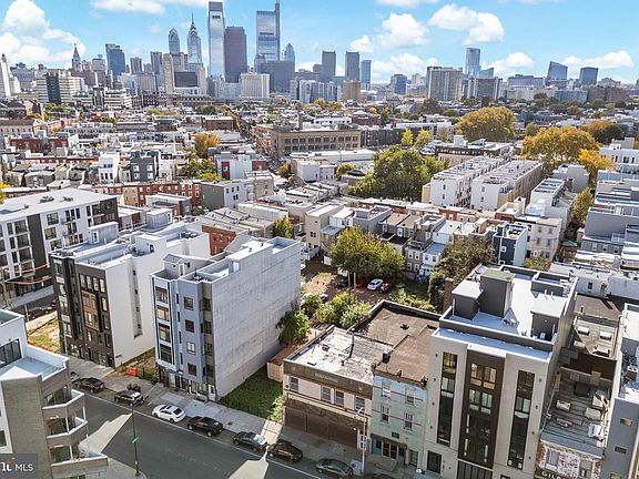 3rd image of 1642 Ridge Ave #44