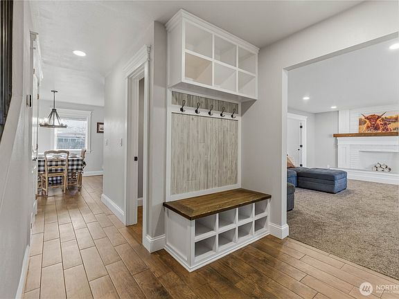 4th image of 1013 Glenwood Avenue