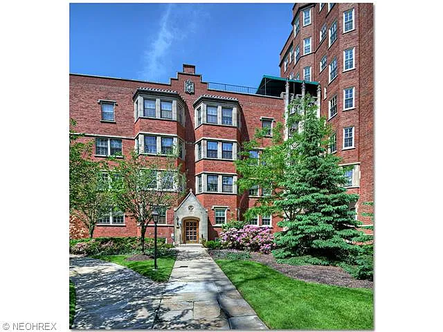 13615 Shaker Blvd APT 4A photo 1