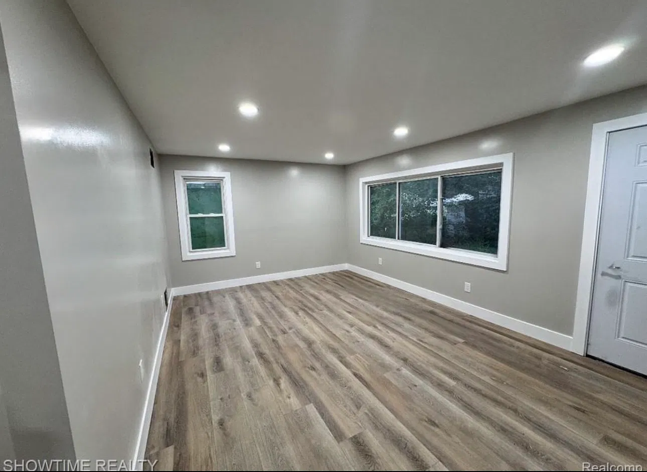 3 bed, 1150 sqft, $1,550 — Photo 2