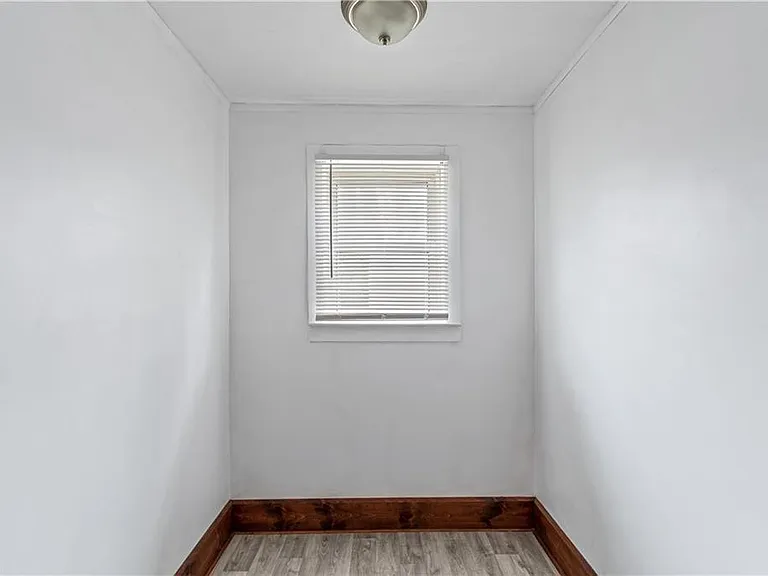 1339 Vane Ave — Photo 9