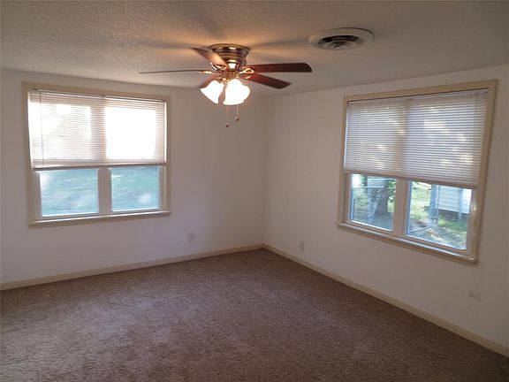 5th image of 609 Hodge St