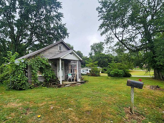 4th image of 1120 E High St