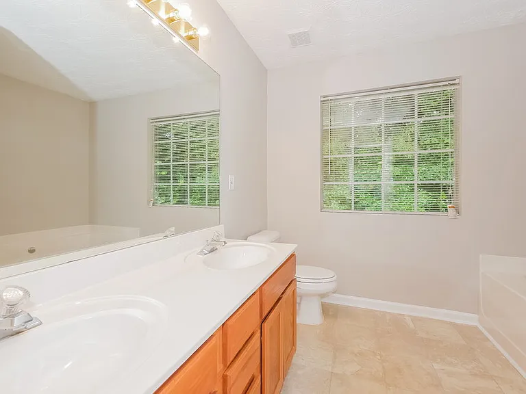 1974 Oak Terrace Dr SE — Photo 11