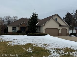 3663 Olde Dominion Dr, Brighton, MI