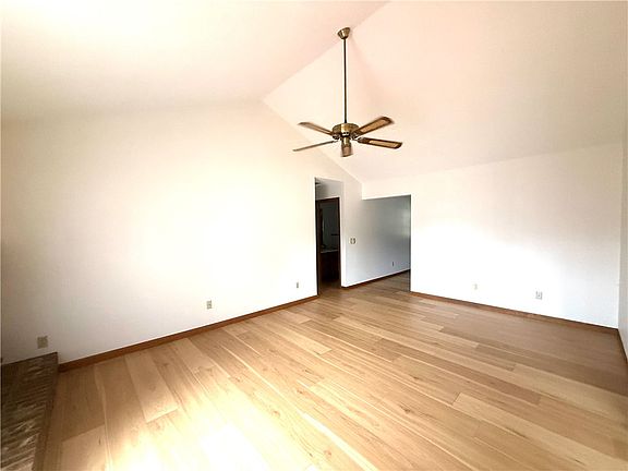 5th image of 2920 Doral Ct