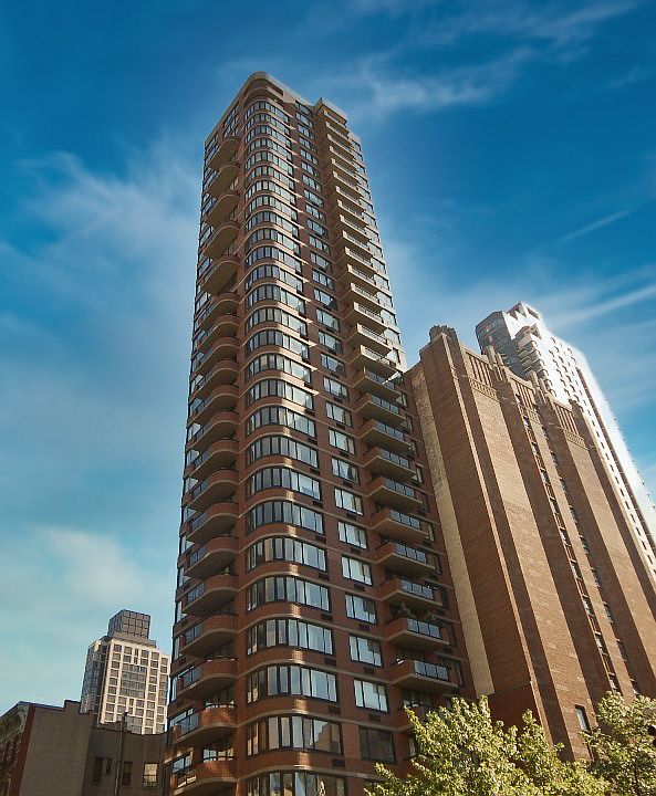 1st image of 300 E 62nd St APT 404