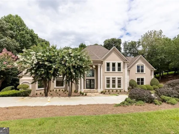 8445 Sentinae Chase Dr, Roswell, GA 30076