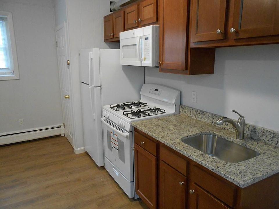 2nd image of 10 Marion St #R