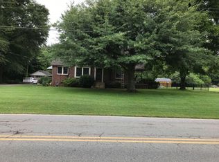 2949 16th St NE, Hickory, NC 28601