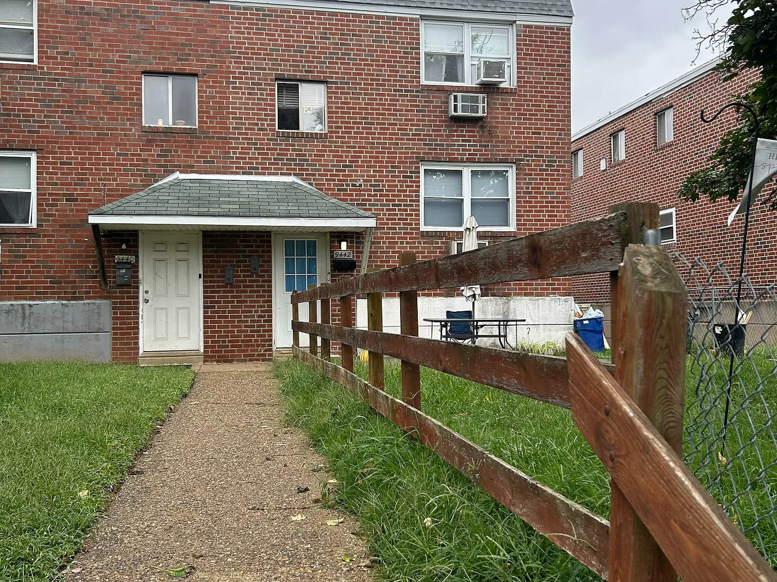 2 bed, 1000 sqft, $1,350 — Photo 1