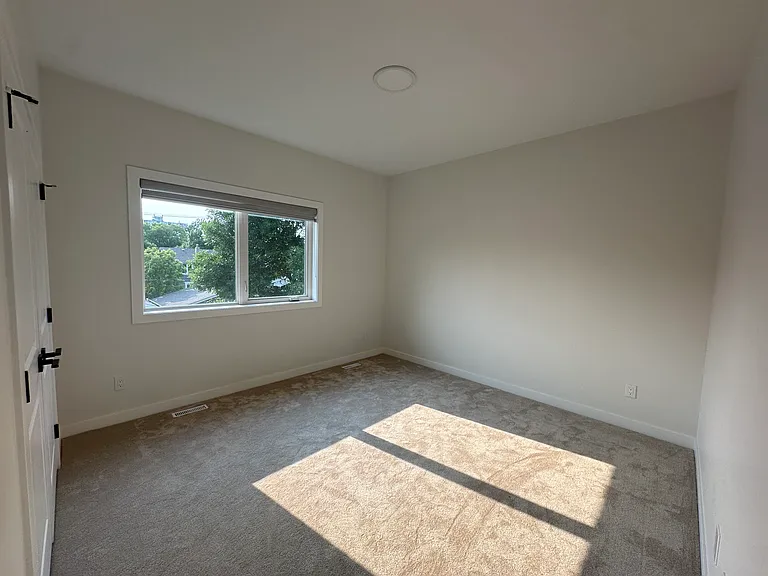 325 Lockwood St — Photo 20