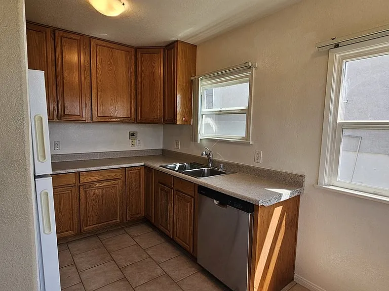 7114 Mohawk St — Photo 8