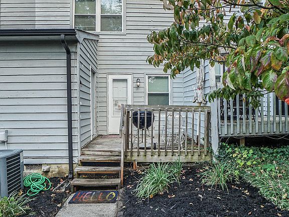 3rd image of 605 Idlewood Ln APT B