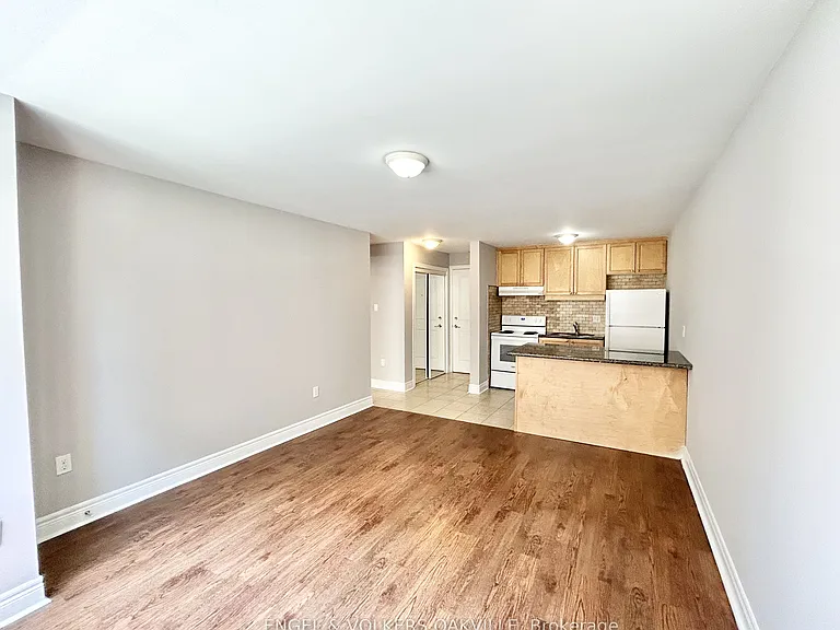 100 25th St #14 — Photo 4