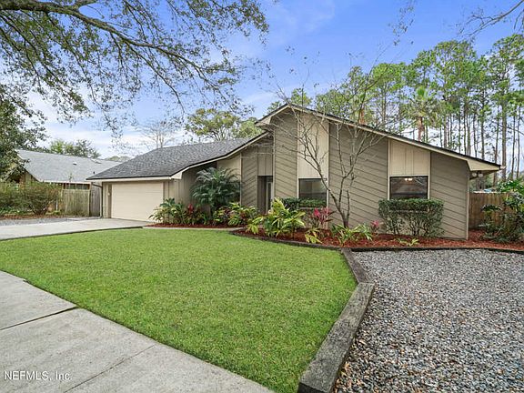 3rd image of 3369 Viceroy Dr N