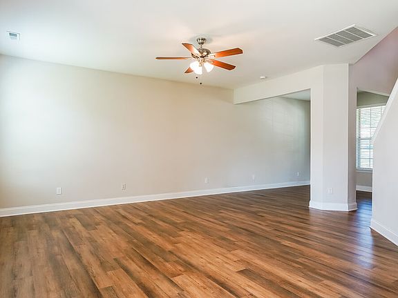 4th image of 422 River Dell Townes Ave