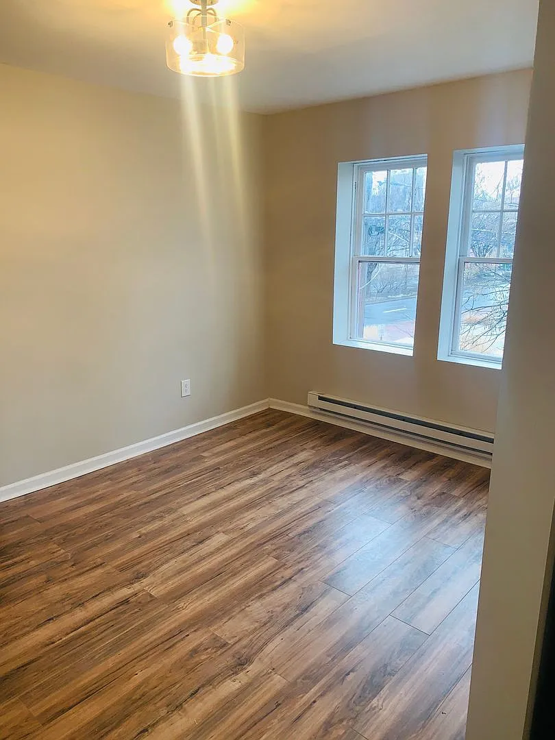 327 Market Street — Photo 4