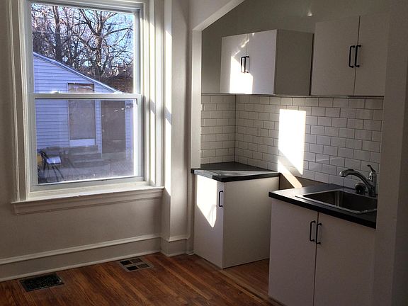 3rd image of 1311 72nd Ave APT 1R