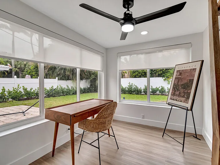 620 Las Palmas Park — Photo 21