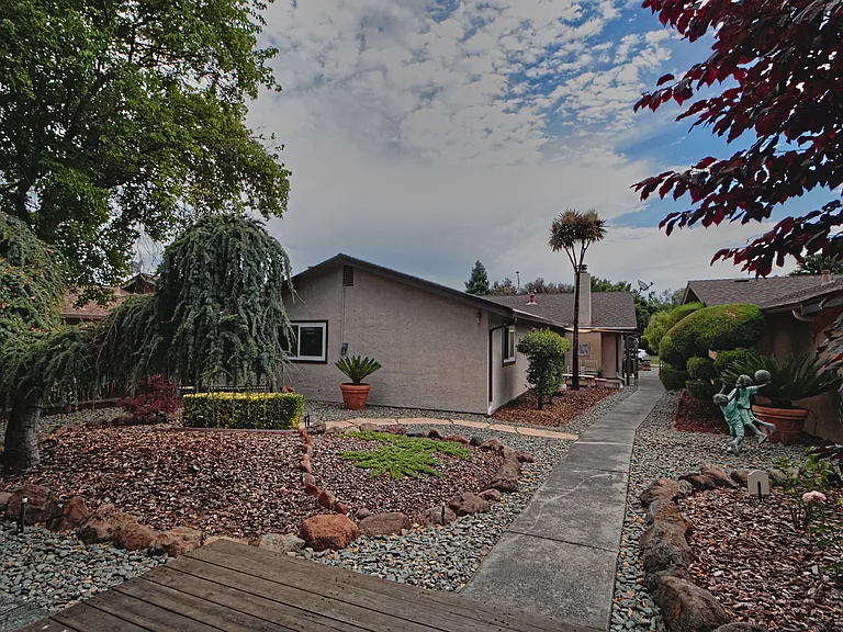 38515 Botany Grn — Photo 2
