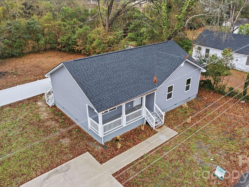 1st image of 109 NW Haddock Rd