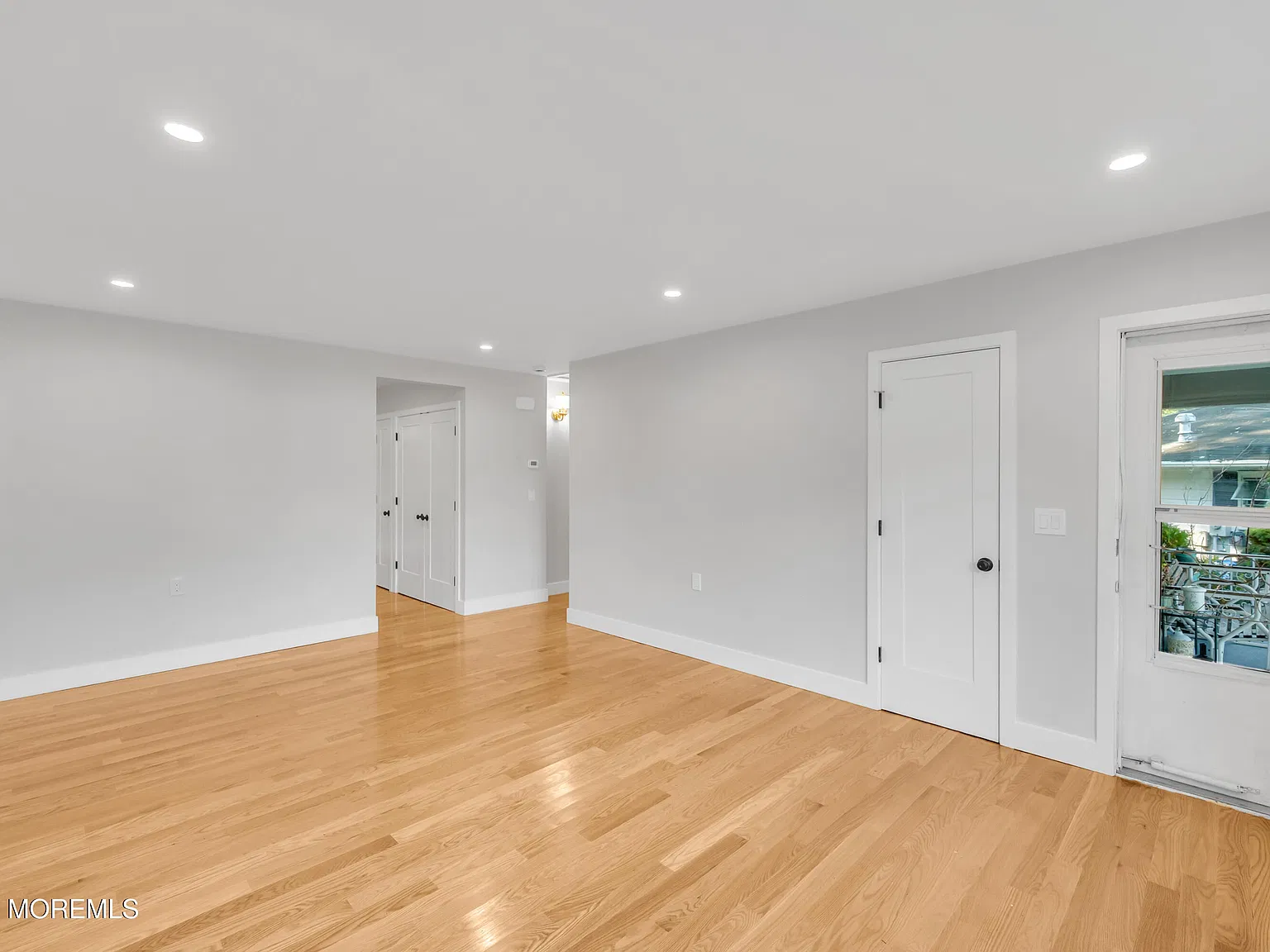 2 bed, 1036 sqft, $2,200 — Photo 4
