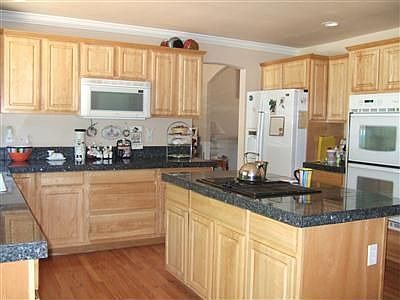 2nd image of 8011 182nd St E