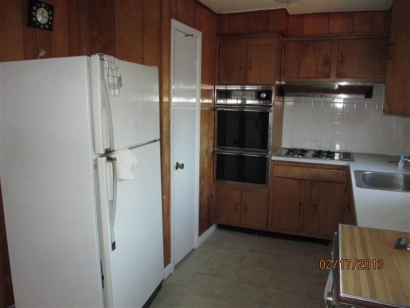 2nd image of 7251 Valley Ave