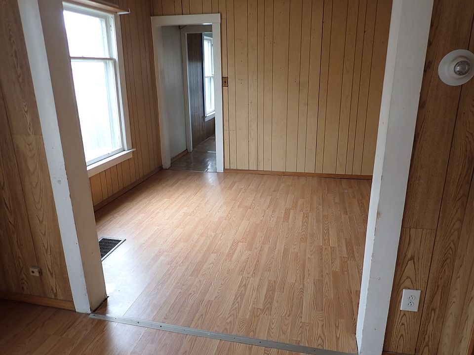1st image of 409-411 W Main St #1