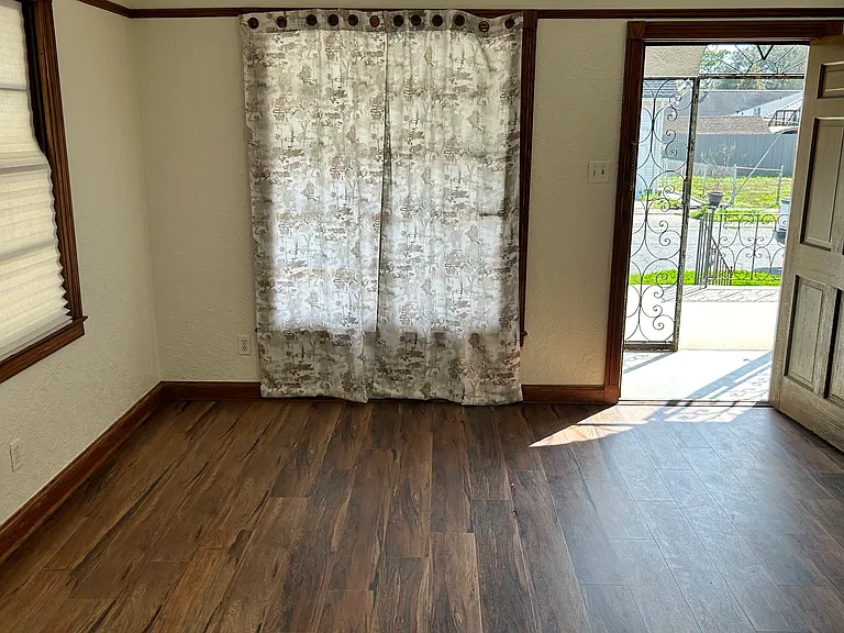 2221 Saint Denis St — Photo 11