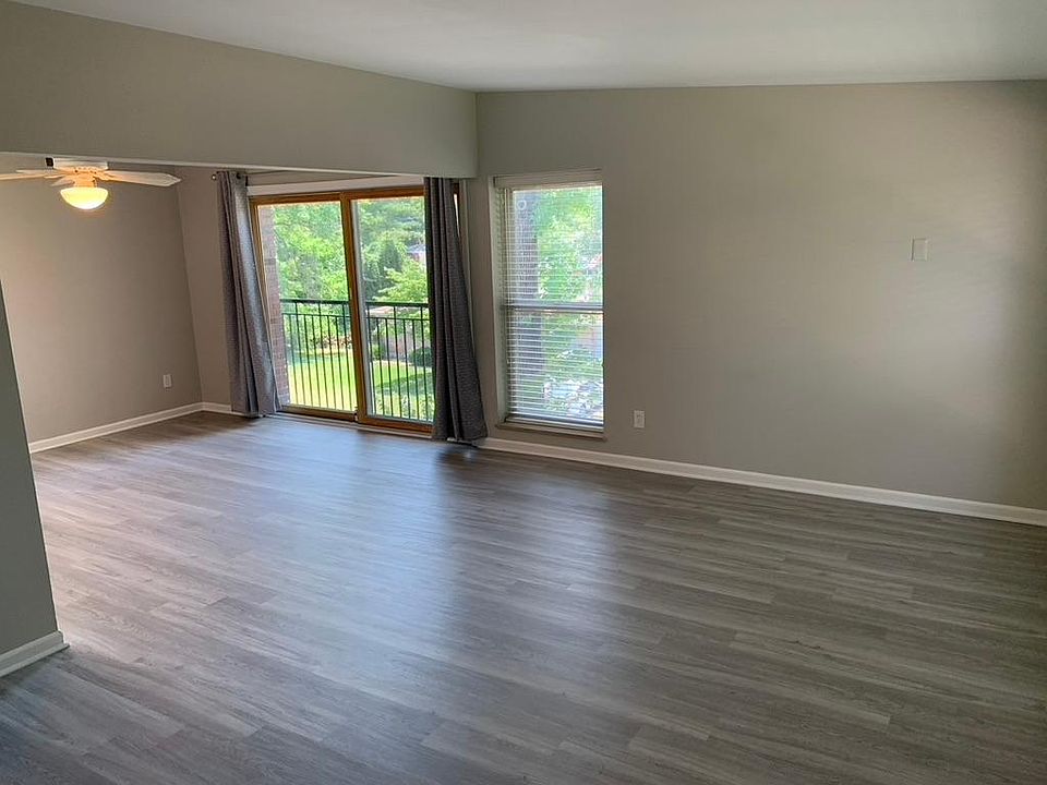 living room / dining area