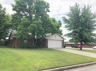 208 Circle Dr, Fort Gibson, OK 74434