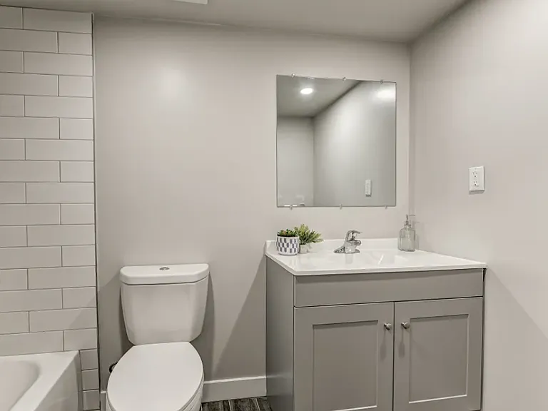 The Colony Apartments — Photo 4