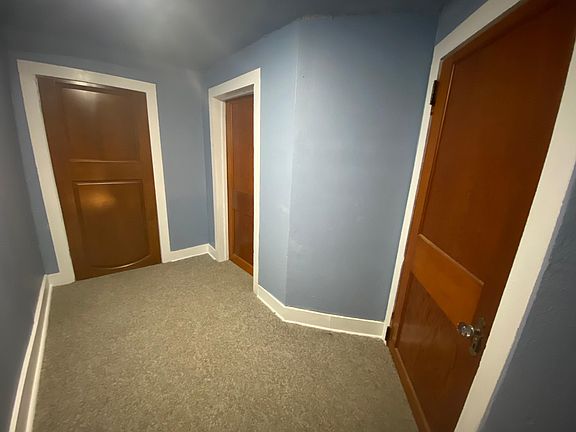 4th image of 621 S Smalley St #1