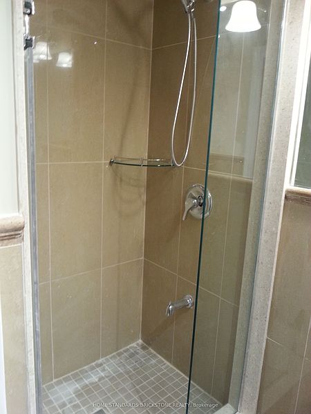 Toronto House for rent - 3 Bedrooms — photo 9