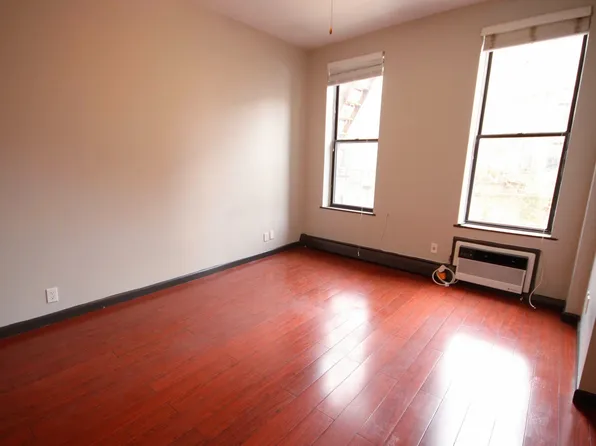 25 Clinton Street image 1 of 6