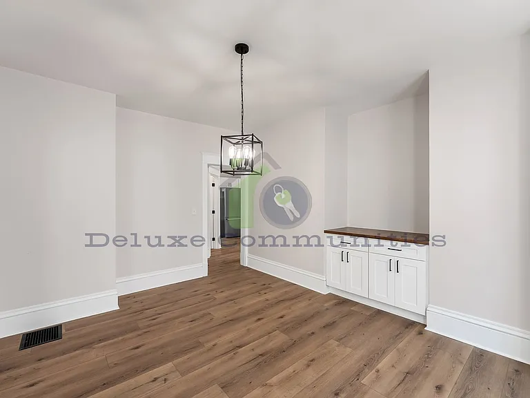 606 Lafayette Ave NE — Photo 15
