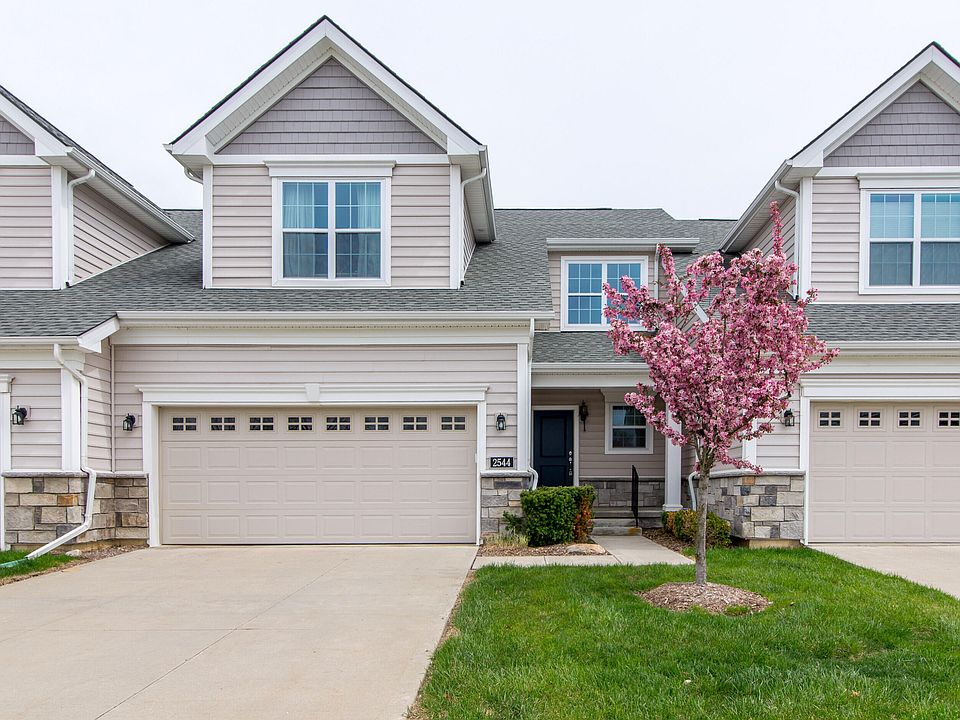 1st image of 2544 Oxford Cir