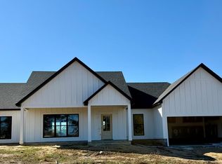 106 Mill Ridge Cir, Tifton, GA 31793