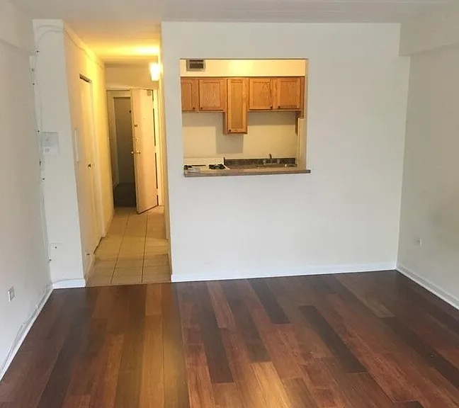 6821 N Sheridan Rd #304 — Photo 2