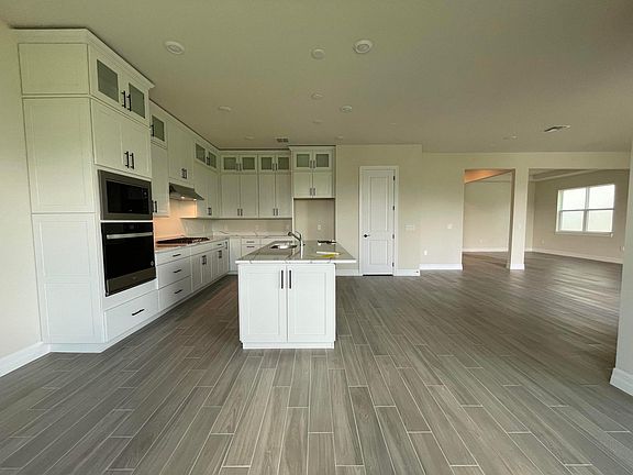 4th image of 11400 Park Estates Ave