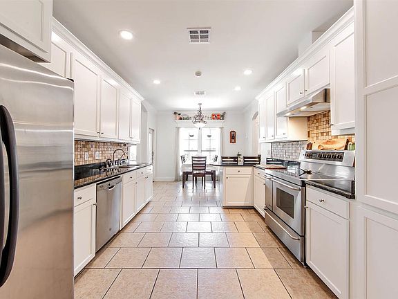 4th image of 205 Brentwood Dr