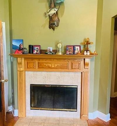 4th image of 2419 Blue St