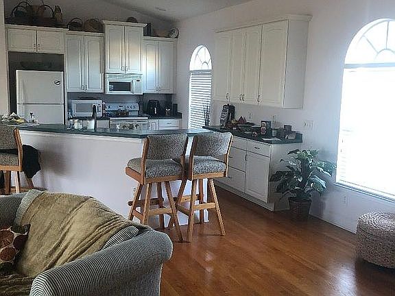 3rd image of 8830 Lagoon St