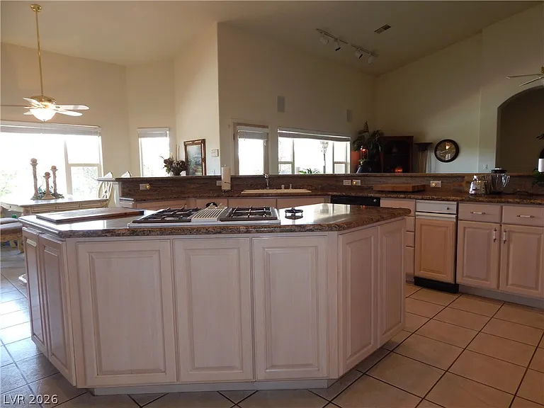 1320 Crystal Valley Dr — Photo 9