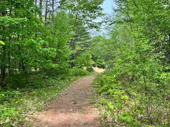 33 Serenity Lane, Topsham, ME 04086