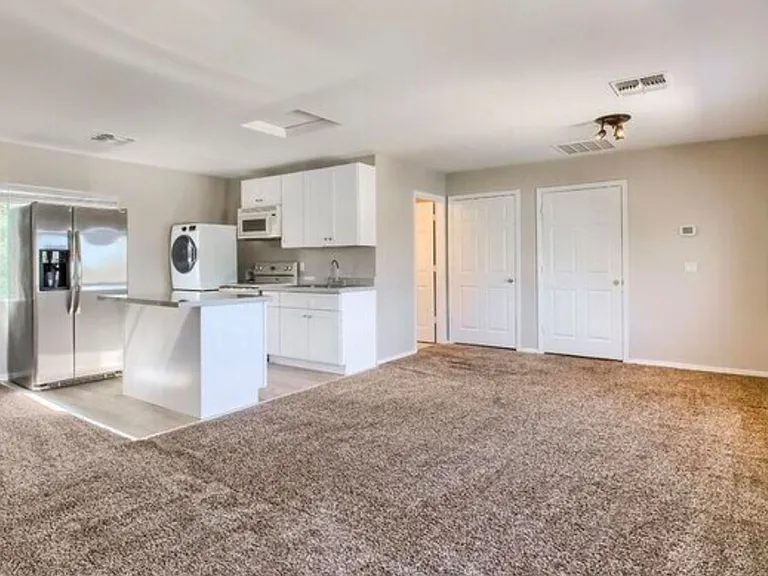 5323 E Taylor St — Photo 5