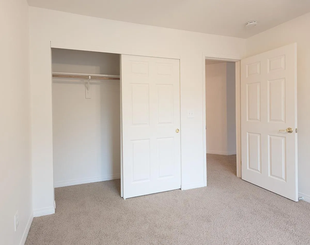 3 bed, 1374 sqft, $2,900 — Photo 2