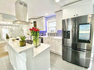 22 Oakdale Ave, Dedham, MA 02026